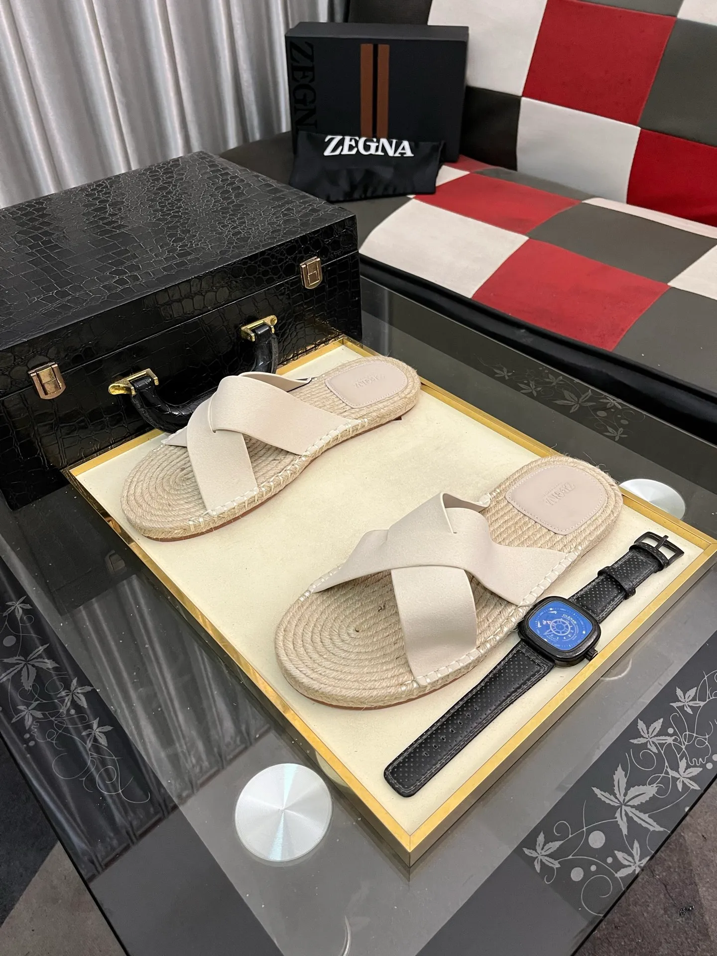 Men's shoes 💰320⌚️⌚️《HERMES》Hermès 💁♂️Men's casual slippers, compare the quality at the counter🧚🏿♂️ The upper layer has a stone pattern with clear texture, showing high-end, high-end, comfortable to wear and versatile. Purely hand-pulled, raw rubber breathable outsole, breathable and comfortable lambskin lining, 100% comfortable density, original rubber outsole wear-resistant code number 38-44. Can be customized 45-46-47